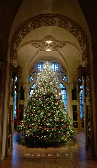 Chapel of the Chimes Christmas tree