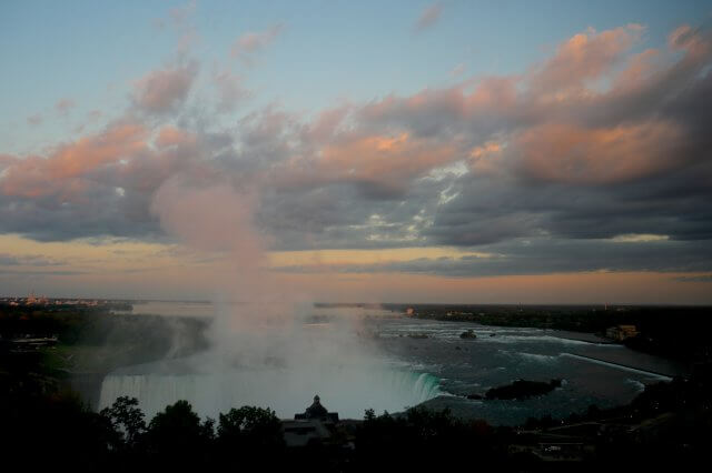 Horseshoe Falls, Niagara in the morning