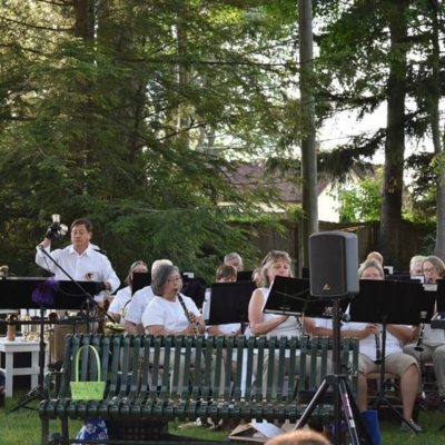 Zeeland Band with Larry and Carla handbell duo