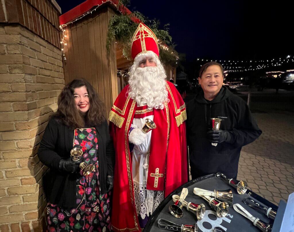 Kerstmarkt Holland Sinterklaas with handbell ringers